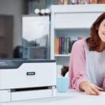 Imprimante multifonction Xerox® C230 bureau femme Imprimante multifonction Xerox® C230 bureau femme